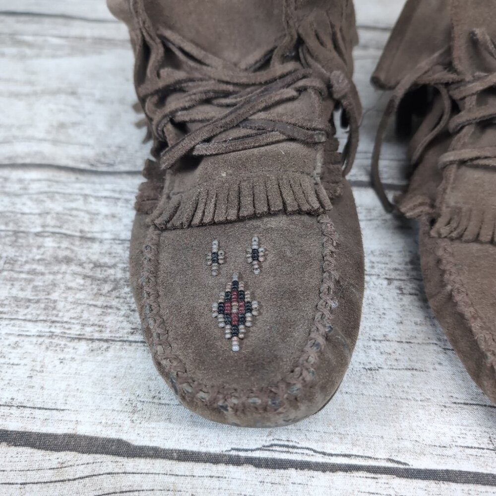 Manitobah Mukluks Harvester suede moccasin boots Women Size 6 - Picture 3 of 9